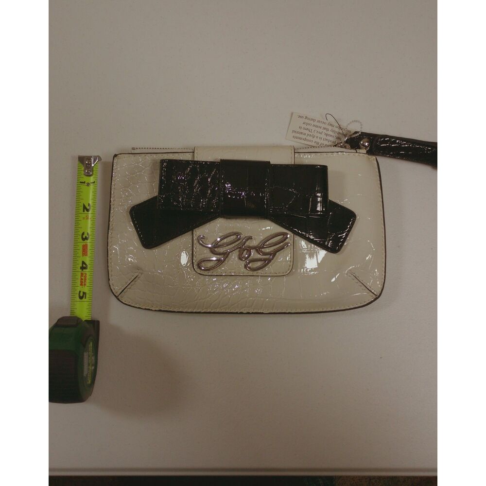 NWT Guess Lindsey Mini Wristlet Clutch White Black Bow Croc Patent Wallet Y2K - Picture 7 of 9